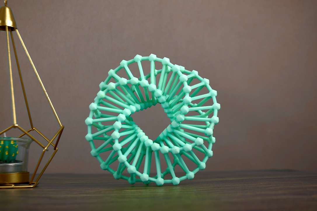 Professional 3D printing completes complex models